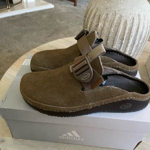 Chaco clogs Womens size 8